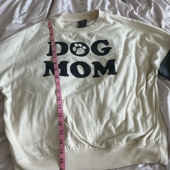 dog mom sweatshirt - Picture 4 of 6